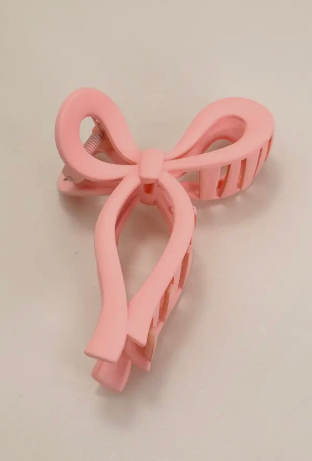 Hannah Matte Bow Claw Clip - Peach