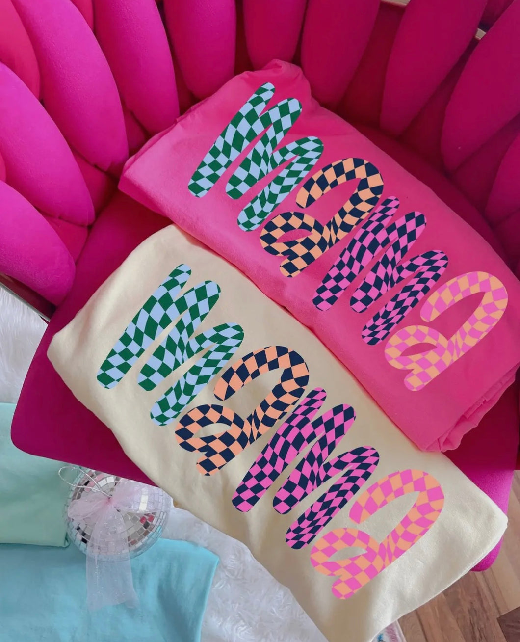 Mama Retro Tee - Neon Pink